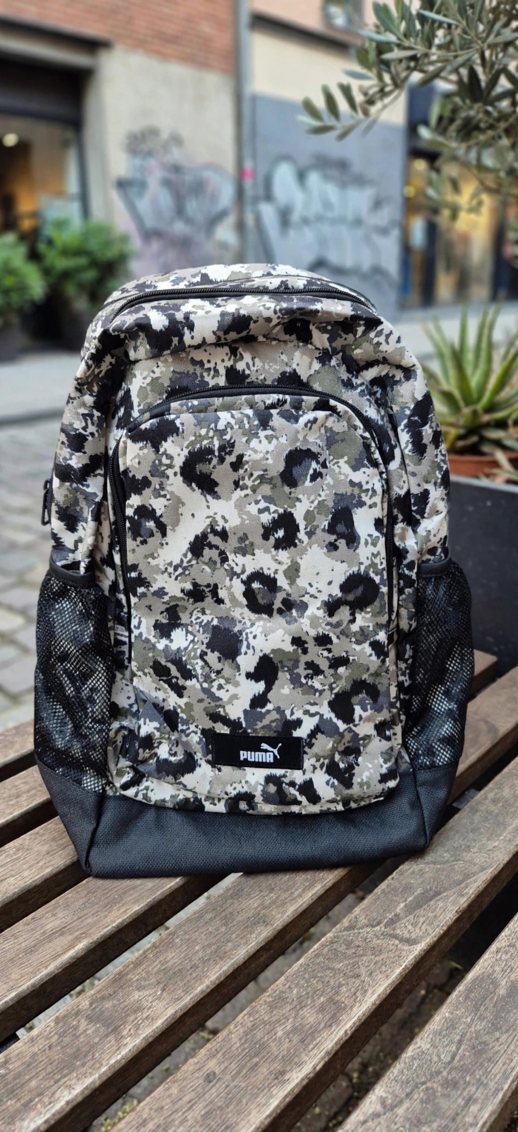 mochila mostrada es una Mochila estampada PUMA Academy