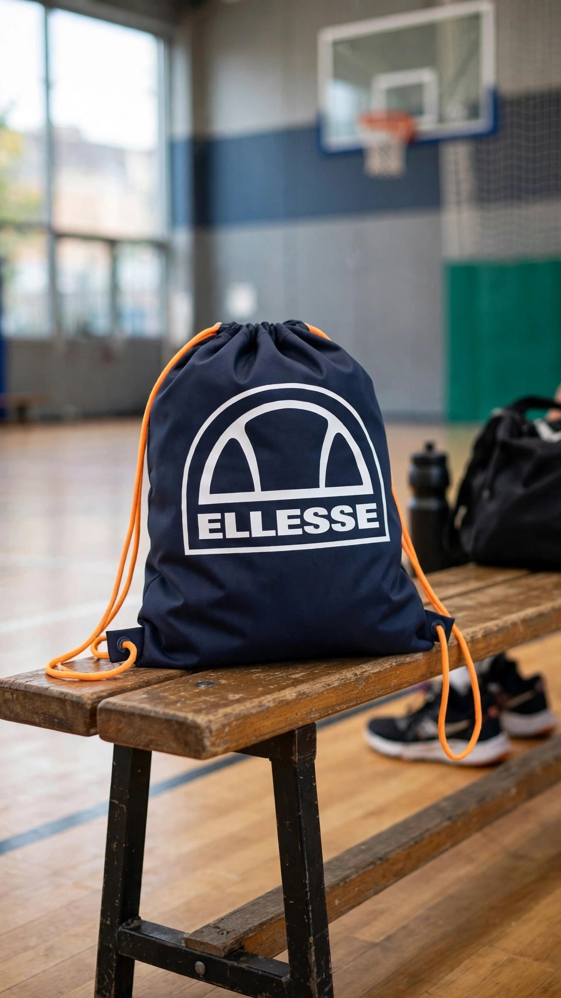 mochila tipo saco (gymsack) de la marca Ellesse,